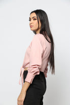 نتشي بلوزة خصر مرتفع بأكمام طويلة أزرار أمامية مع ربطة