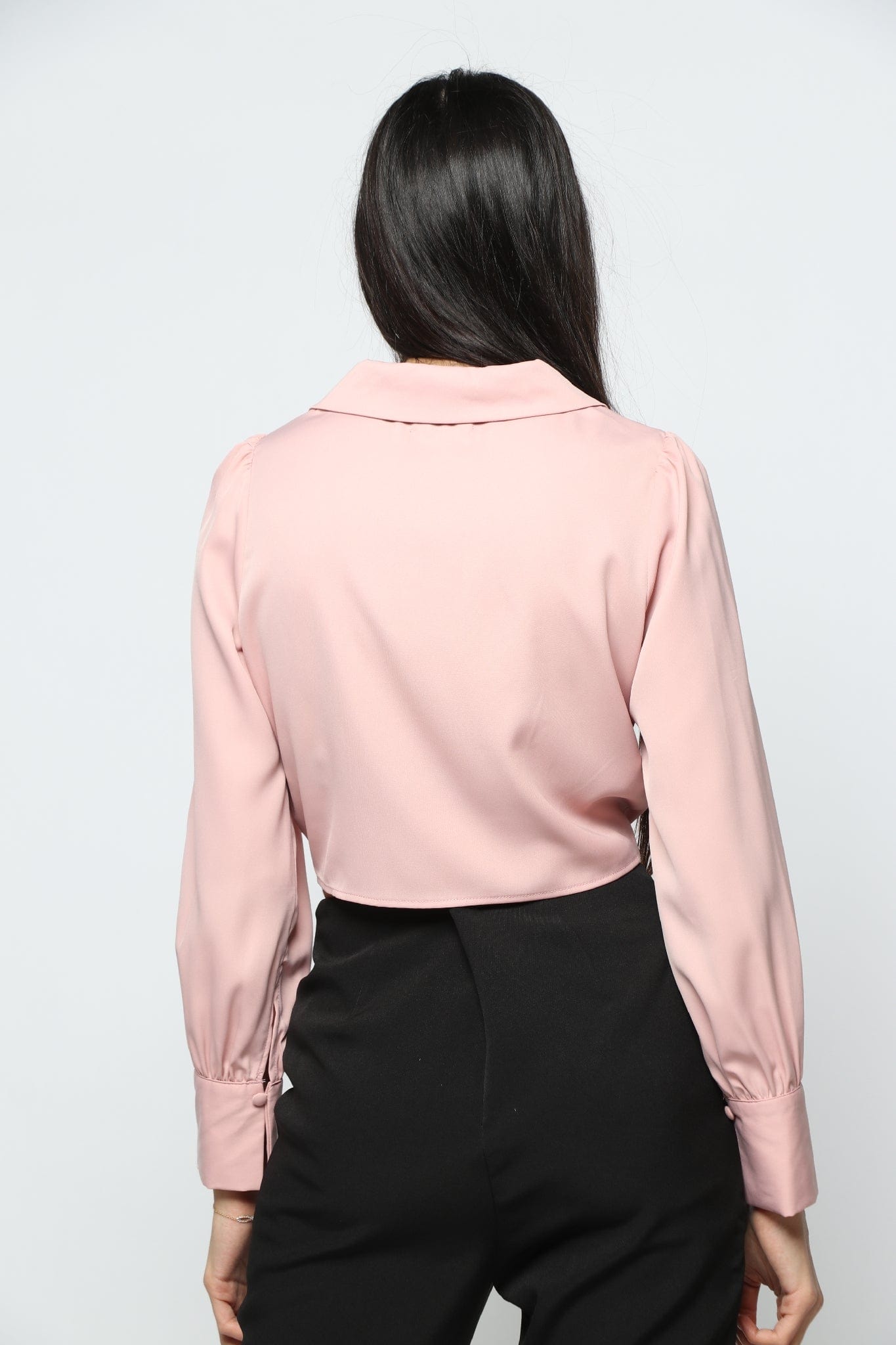 نتشي بلوزة خصر مرتفع بأكمام طويلة أزرار أمامية مع ربطة