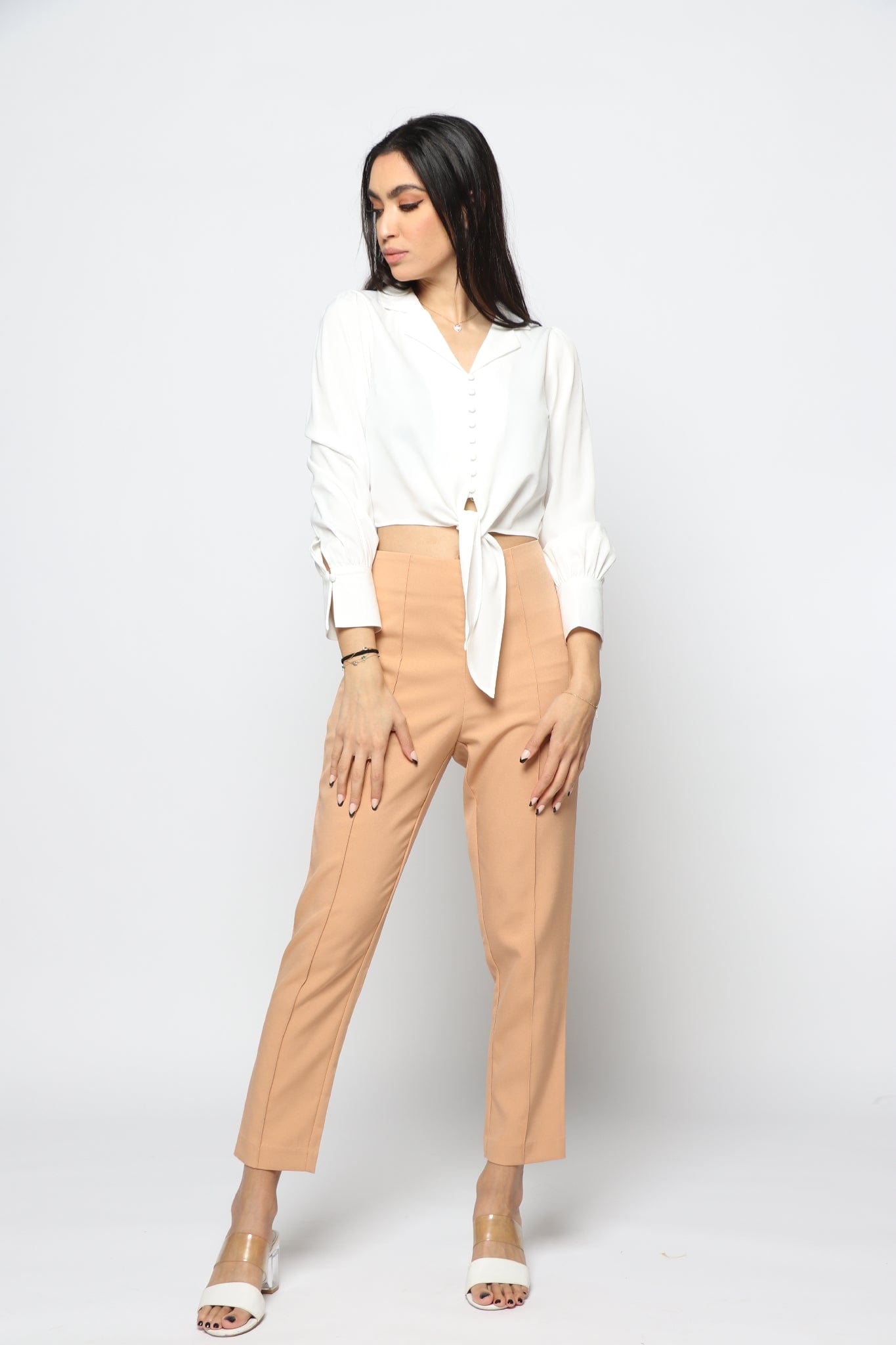 نتشي بلوزة خصر مرتفع بأكمام طويلة أزرار أمامية مع ربطة