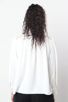 نتشي بلوزة أزرار أمامية بياقة صغيرة كم طويل واسعة بأساور نسائي