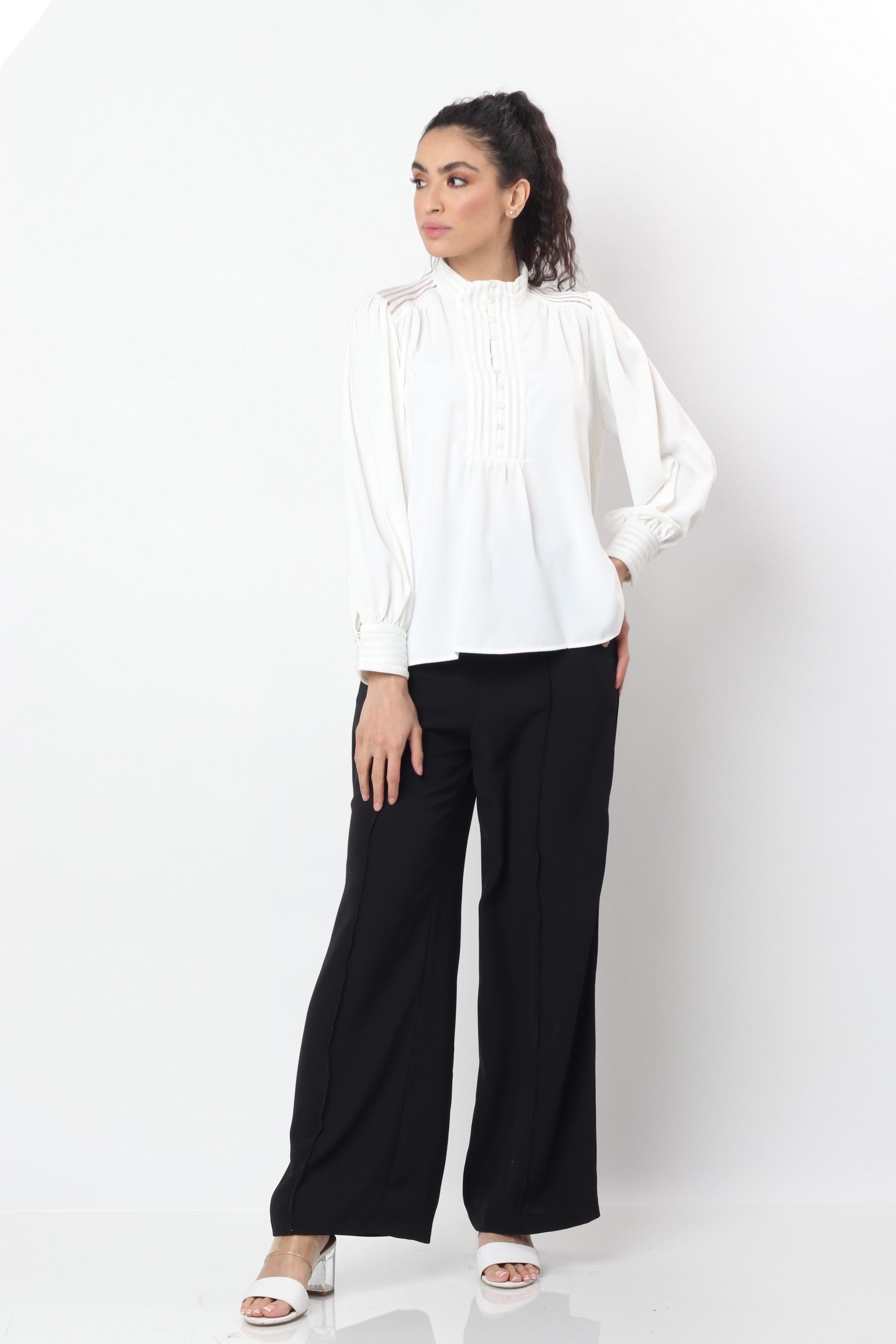 نتشي بلوزة أزرار أمامية بياقة صغيرة كم طويل واسعة بأساور نسائي