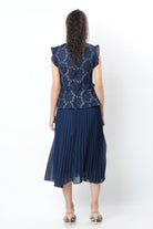 نتشي فستان ميدي بليسية بأكمام فراشة