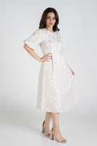 نتشي فستان ميدي كلاسيكي منقوش كم منفوش قصير