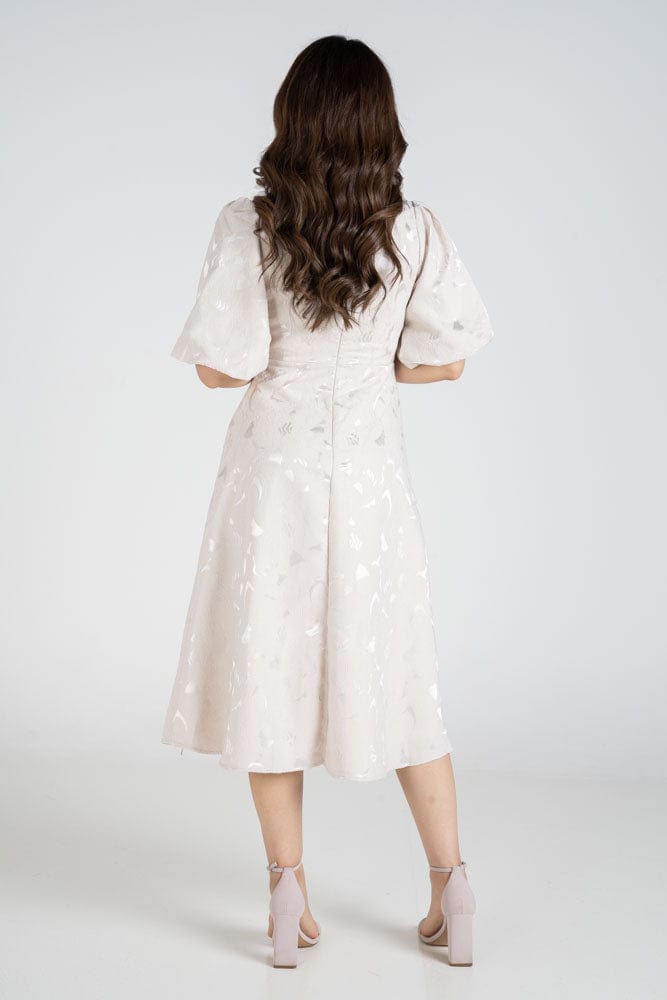 نتشي فستان ميدي كلاسيكي منقوش كم منفوش قصير