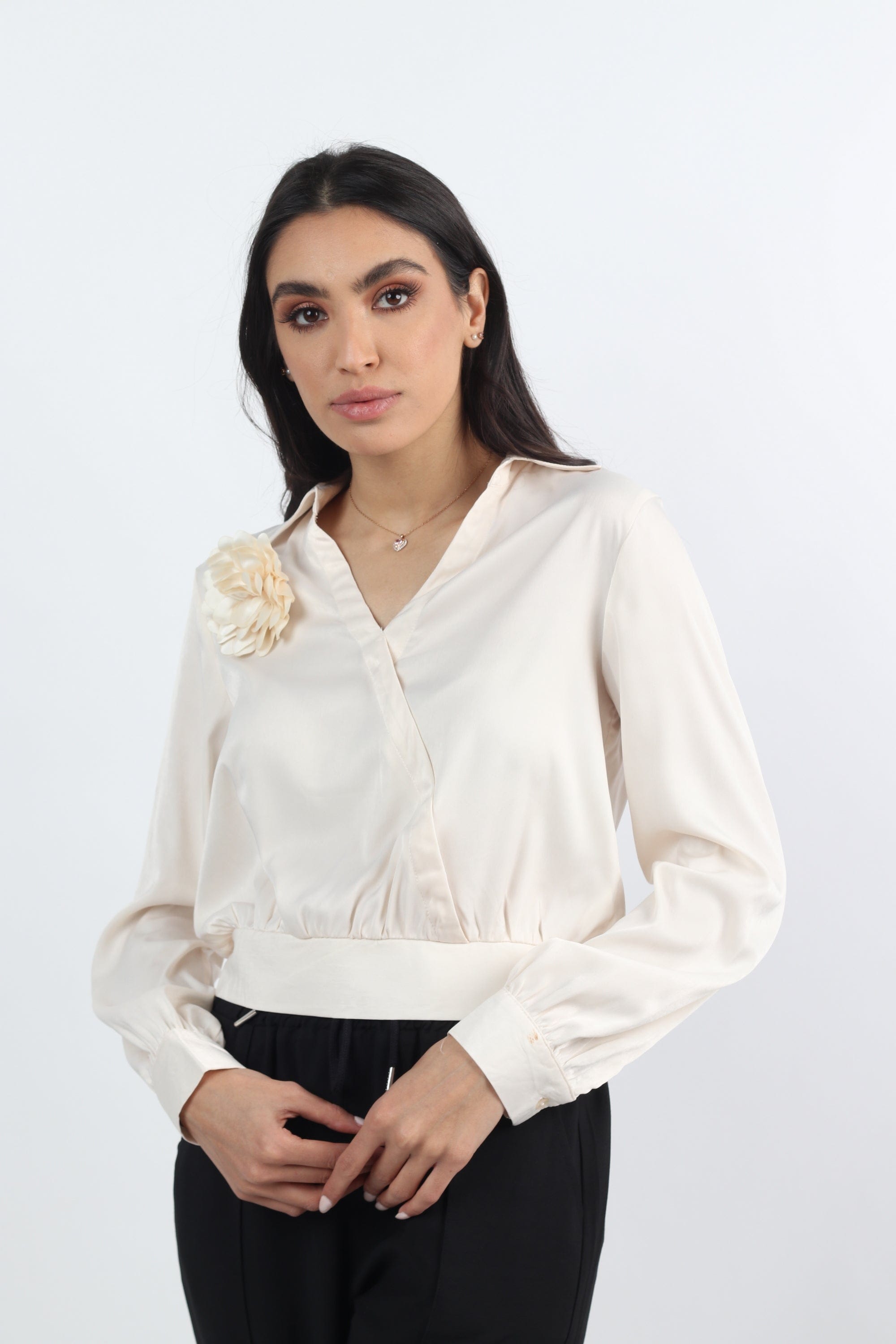 نتشي بلوزة سبعة مفتوحة كم طويل مع وردة نسائي