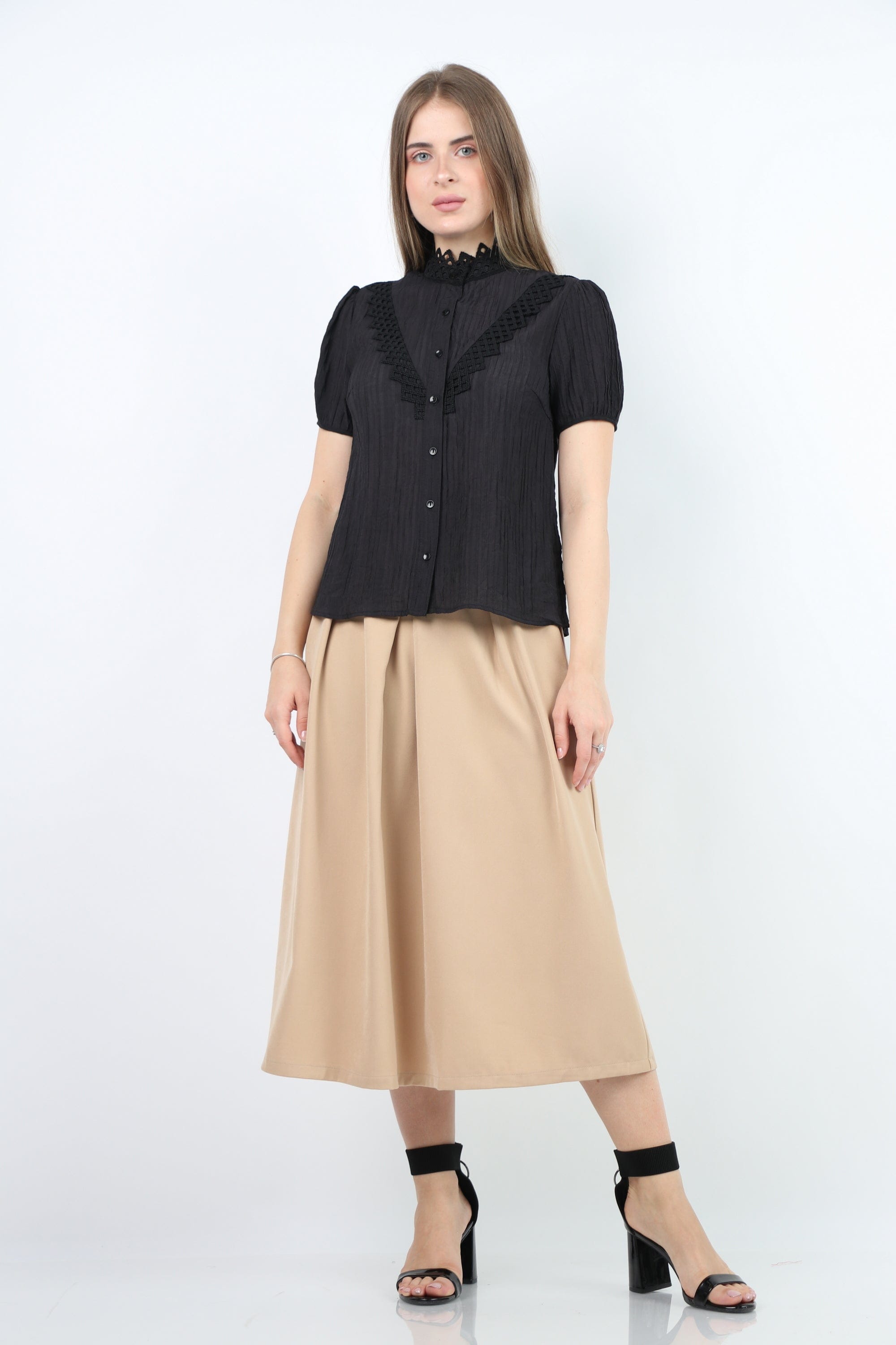 نتشي بلوزة رسمية كم قصير مزينة بدانتيل نسائي