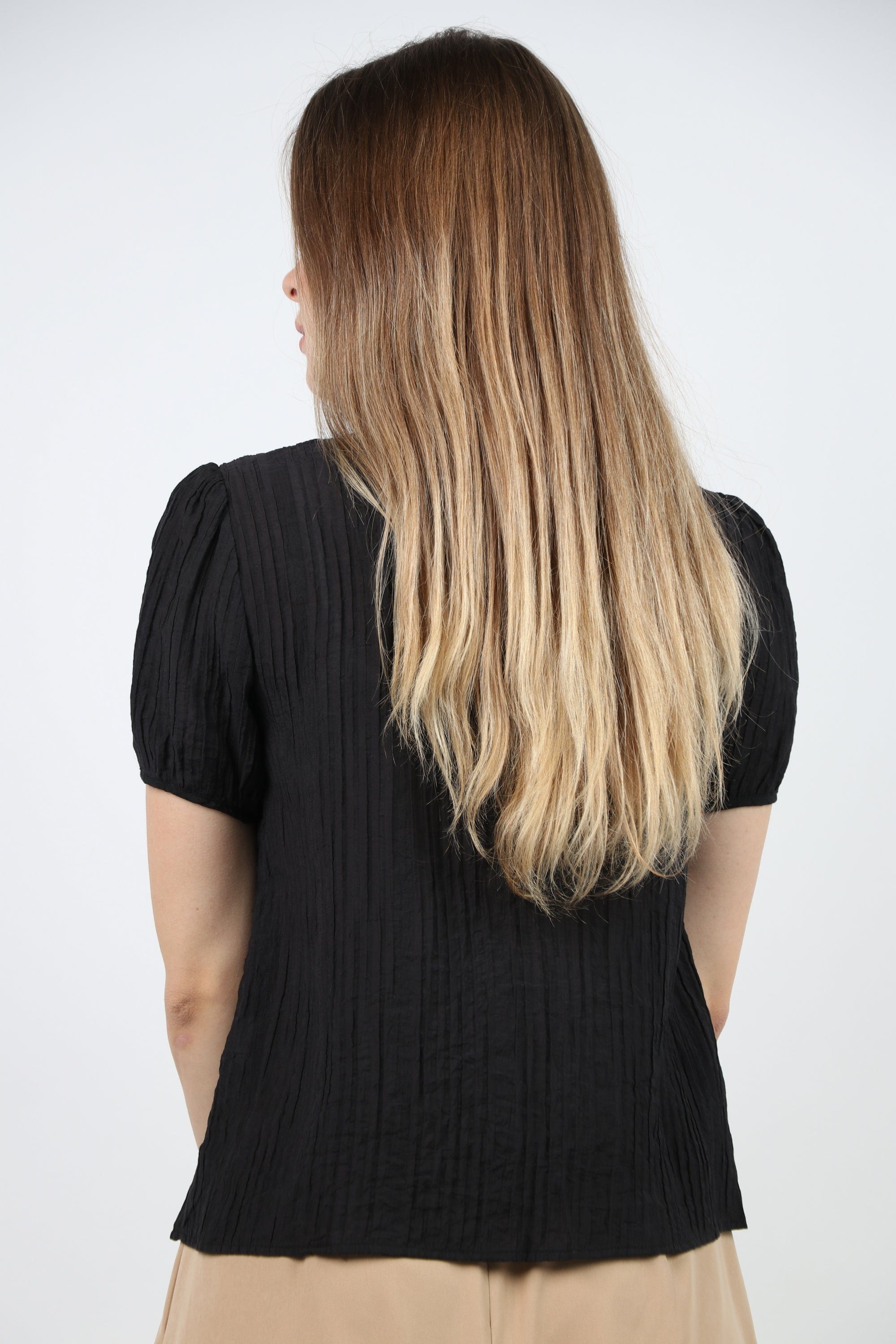 نتشي بلوزة رسمية كم قصير مزينة بدانتيل نسائي