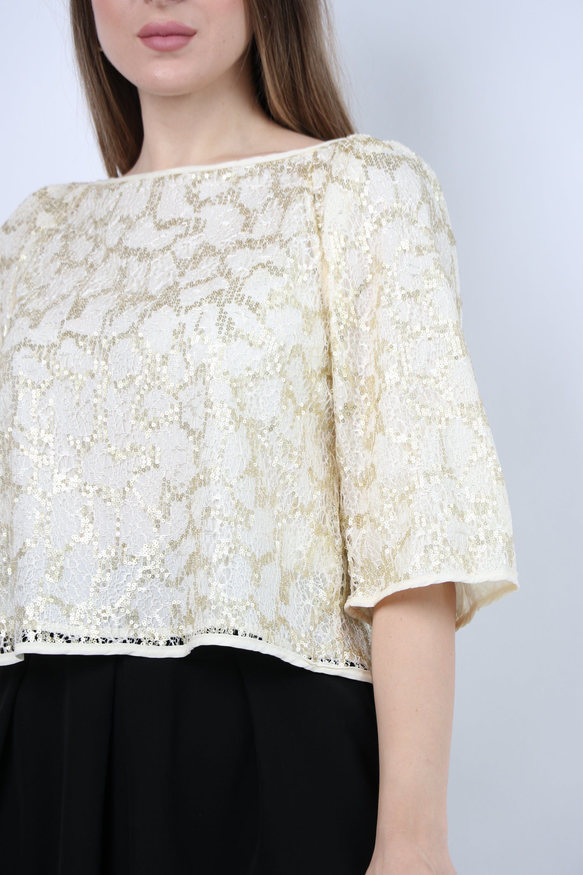 نتشي بلوزة رسمية كم قصير مزينة بدانتيل نسائي