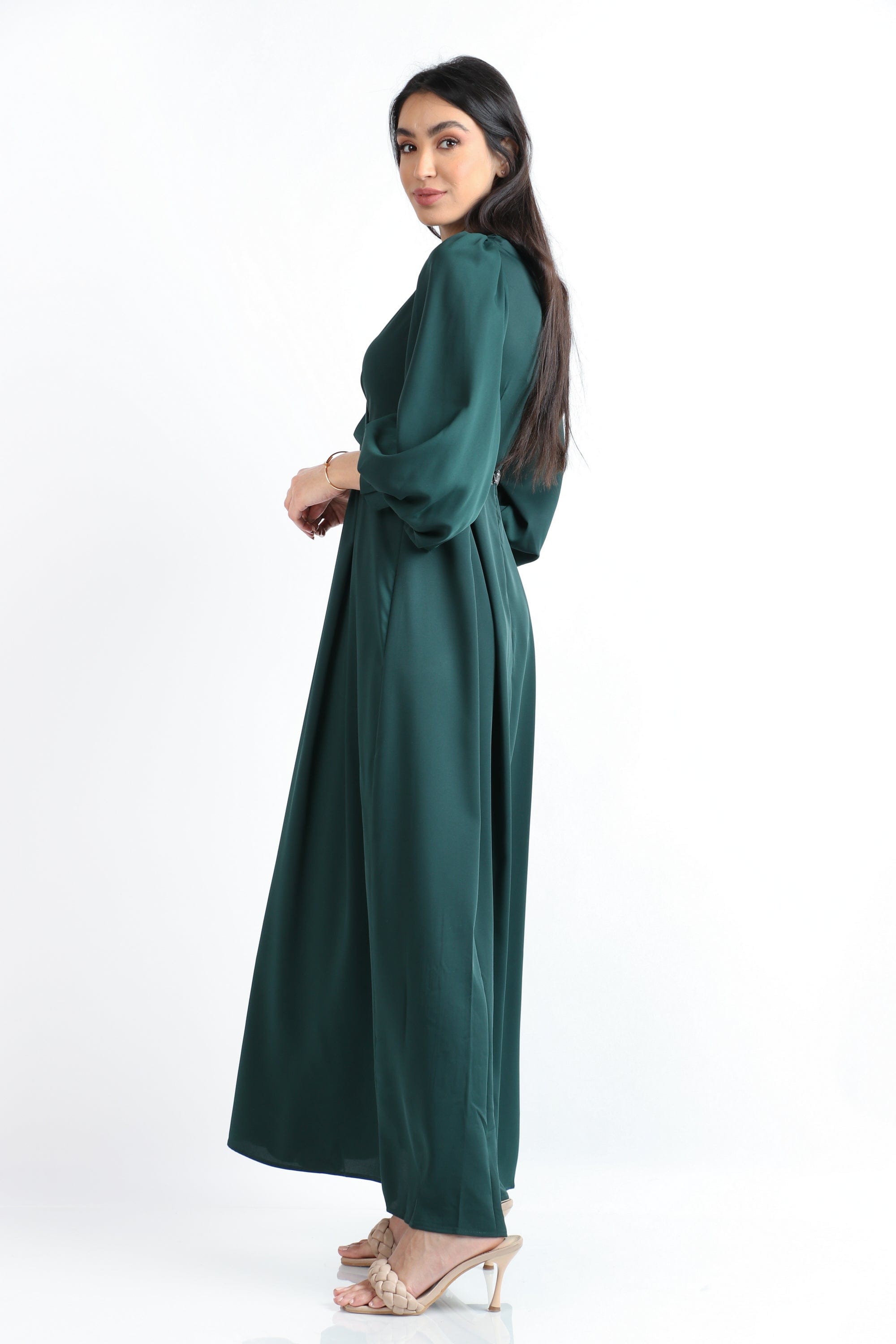 نتشي فستان ماكسي كم منفوخ بفتحة صدر سبعة