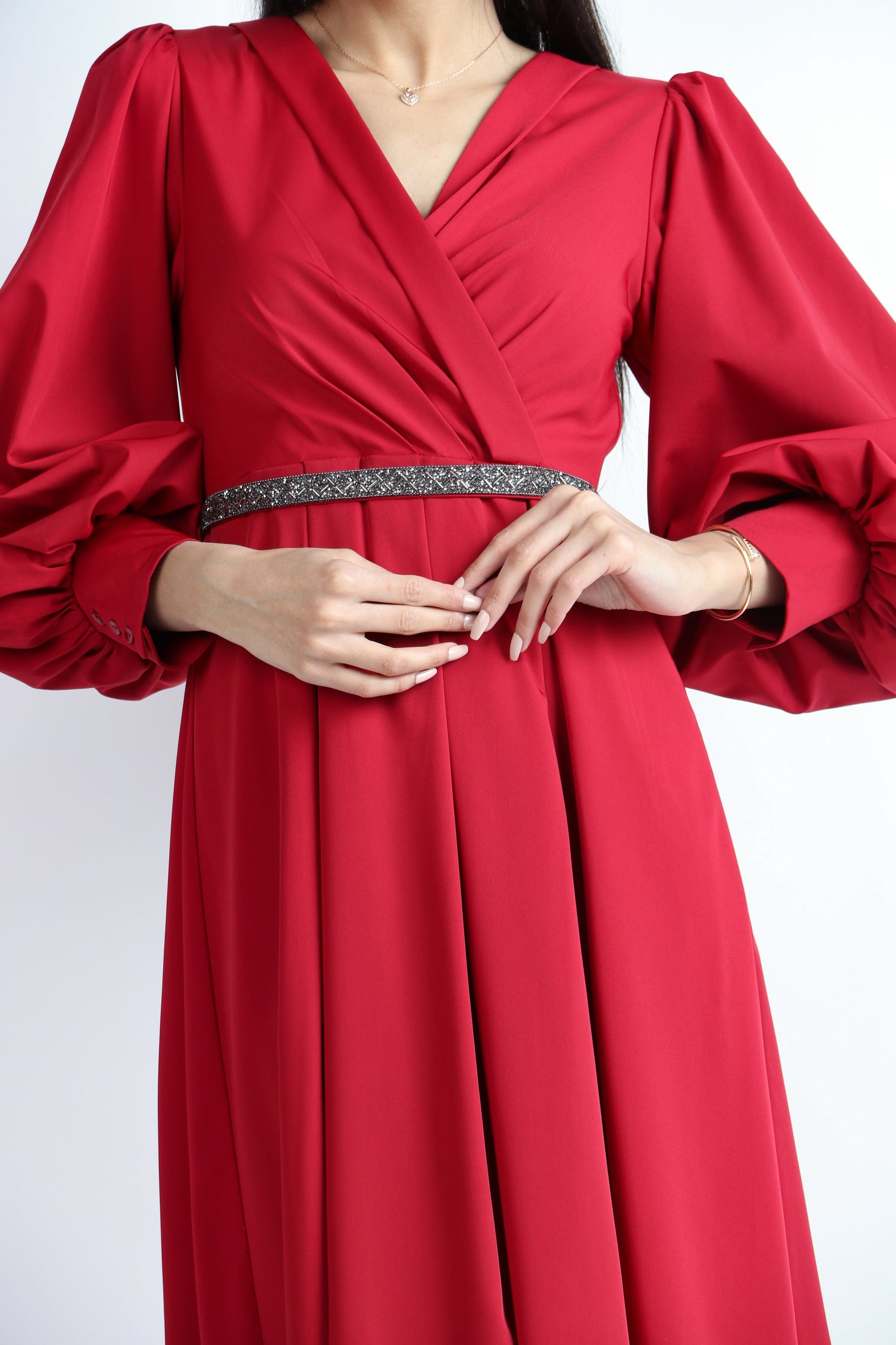 نتشي فستان ماكسي كم منفوخ بفتحة صدر سبعة