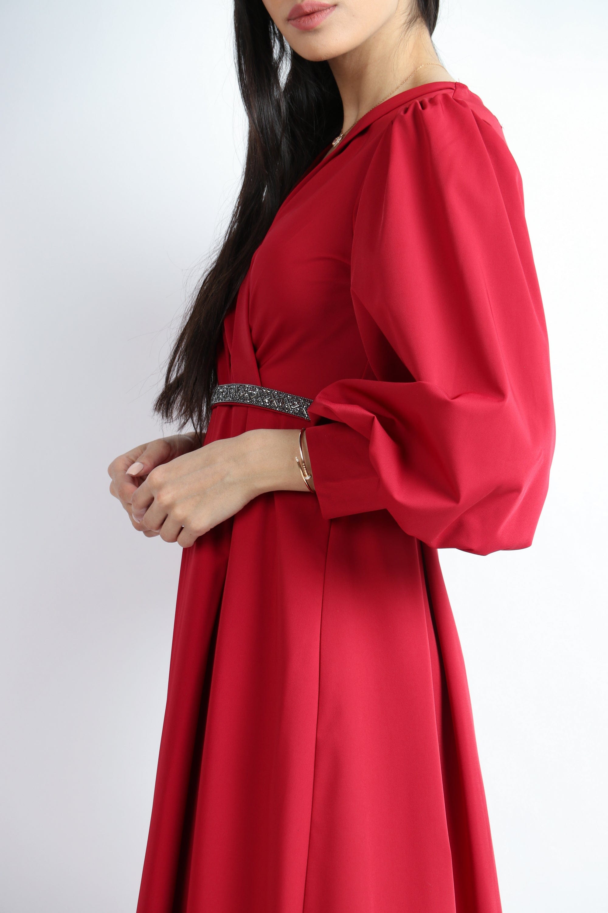 نتشي فستان ماكسي كم منفوخ بفتحة صدر سبعة