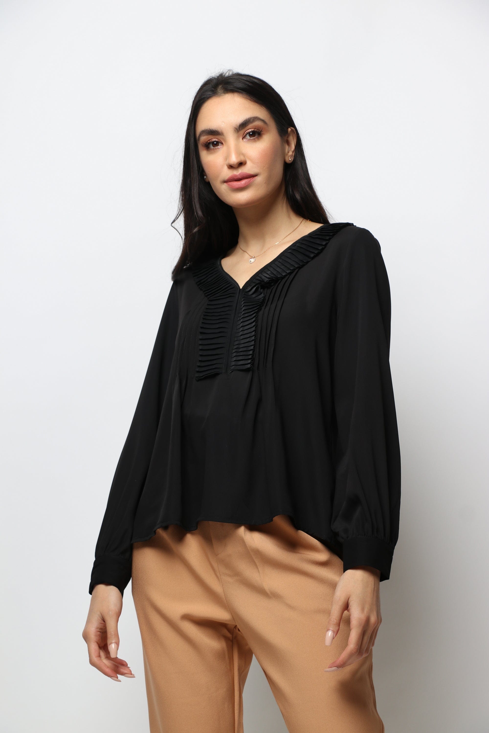 نتشي بلوزة رسمية رقبة مكشكشة كم طويل بأساور نسائي