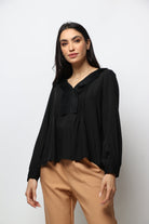 نتشي بلوزة رسمية رقبة مكشكشة كم طويل بأساور نسائي