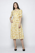 نتشي فستان ميدي سادة بكم قصير