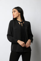 نتشي بلوزة رسمية بربطة عنق طويلة بكم طويل منفوخة