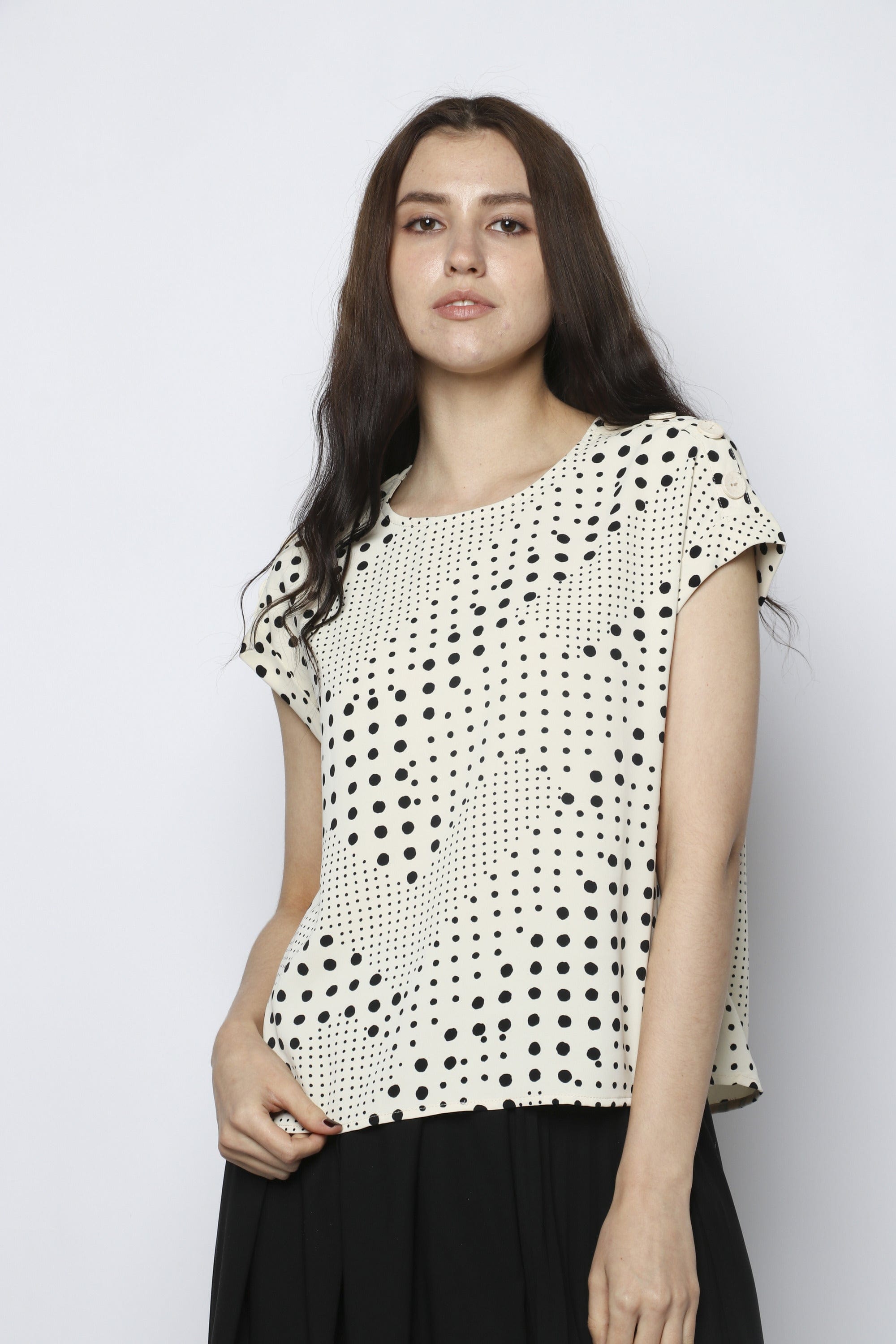 نتشي بلوزة منقطة ناعمة بأكمام قصير نسائي