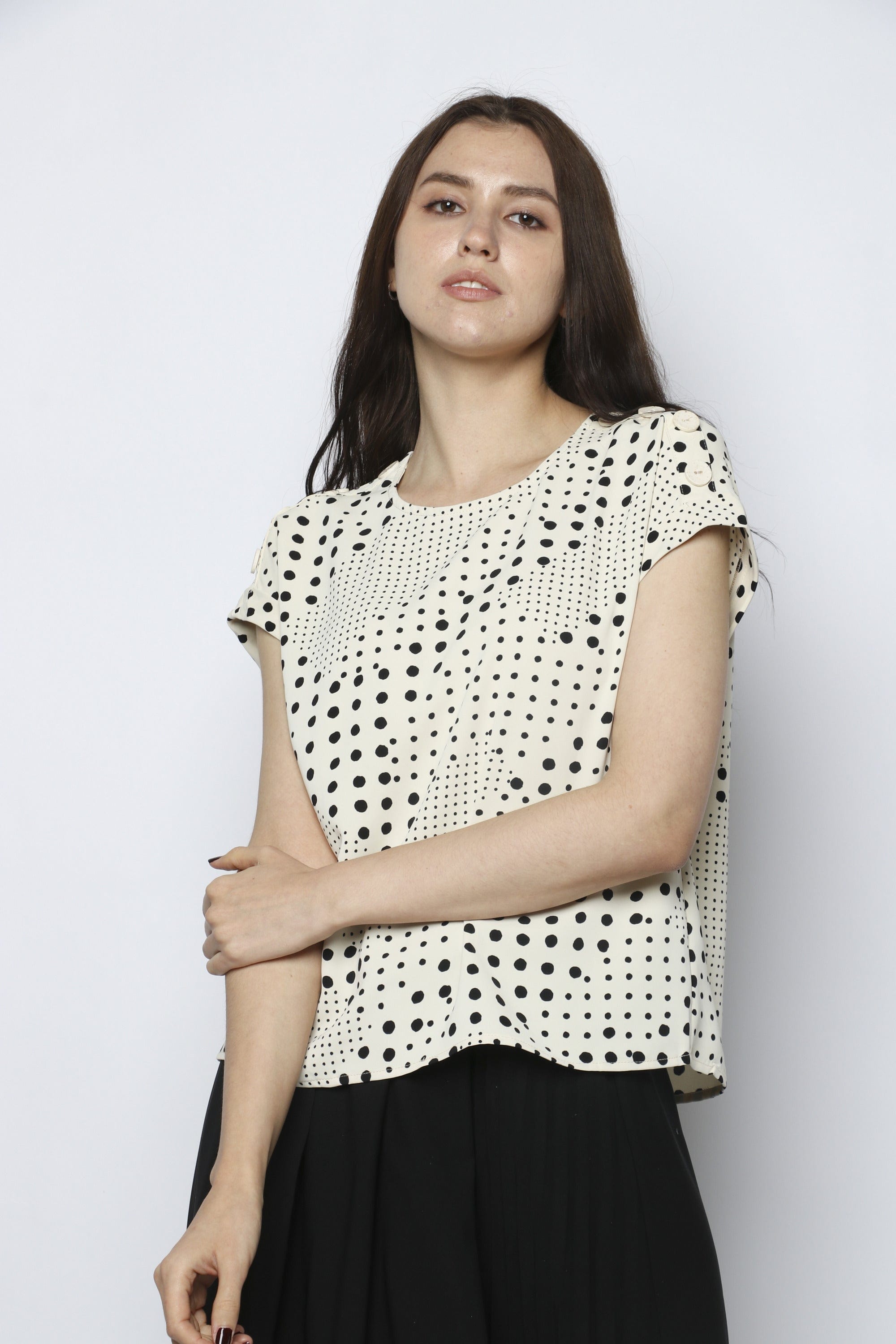 نتشي بلوزة منقطة ناعمة بأكمام قصير نسائي