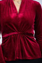 نتشي بلوزة مخملية مفتوحة بخصر مربوط على الوسط كم طويل نسائي