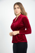 نتشي بلوزة مخملية مفتوحة بخصر مربوط على الوسط كم طويل نسائي