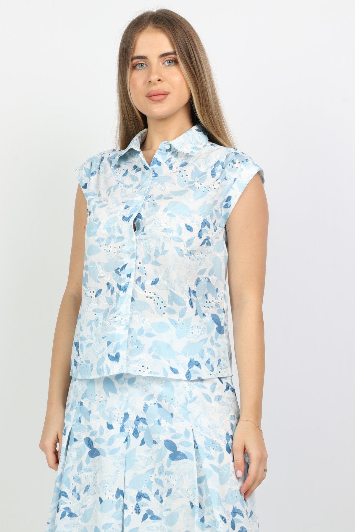 نتشي بلوزة مشجرة كت بياقة مزودة بأزرار أمامية نسائي