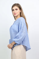 نتشي بلوزة بفتحة صدر ورباط وكم طويل نسائي