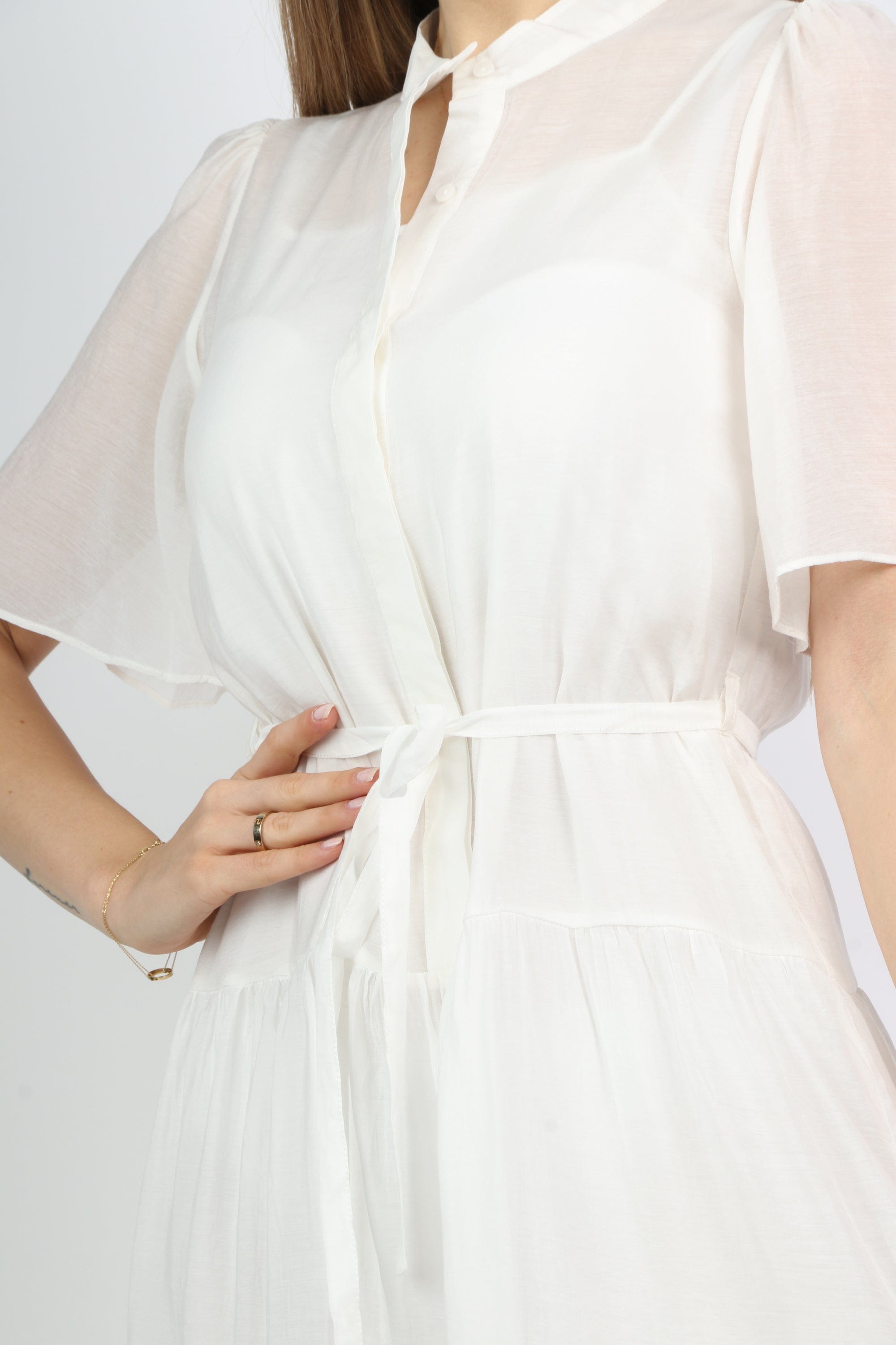 نتشي فستان ميدي واسع شفاف بأزرار أمامية كم فراشة قصير