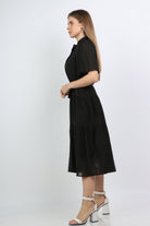 نتشي فستان ميدي واسع شفاف بأزرار أمامية كم فراشة قصير