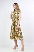 نتشي فستان ميدي مشجر واسع من تحت بكم قصير