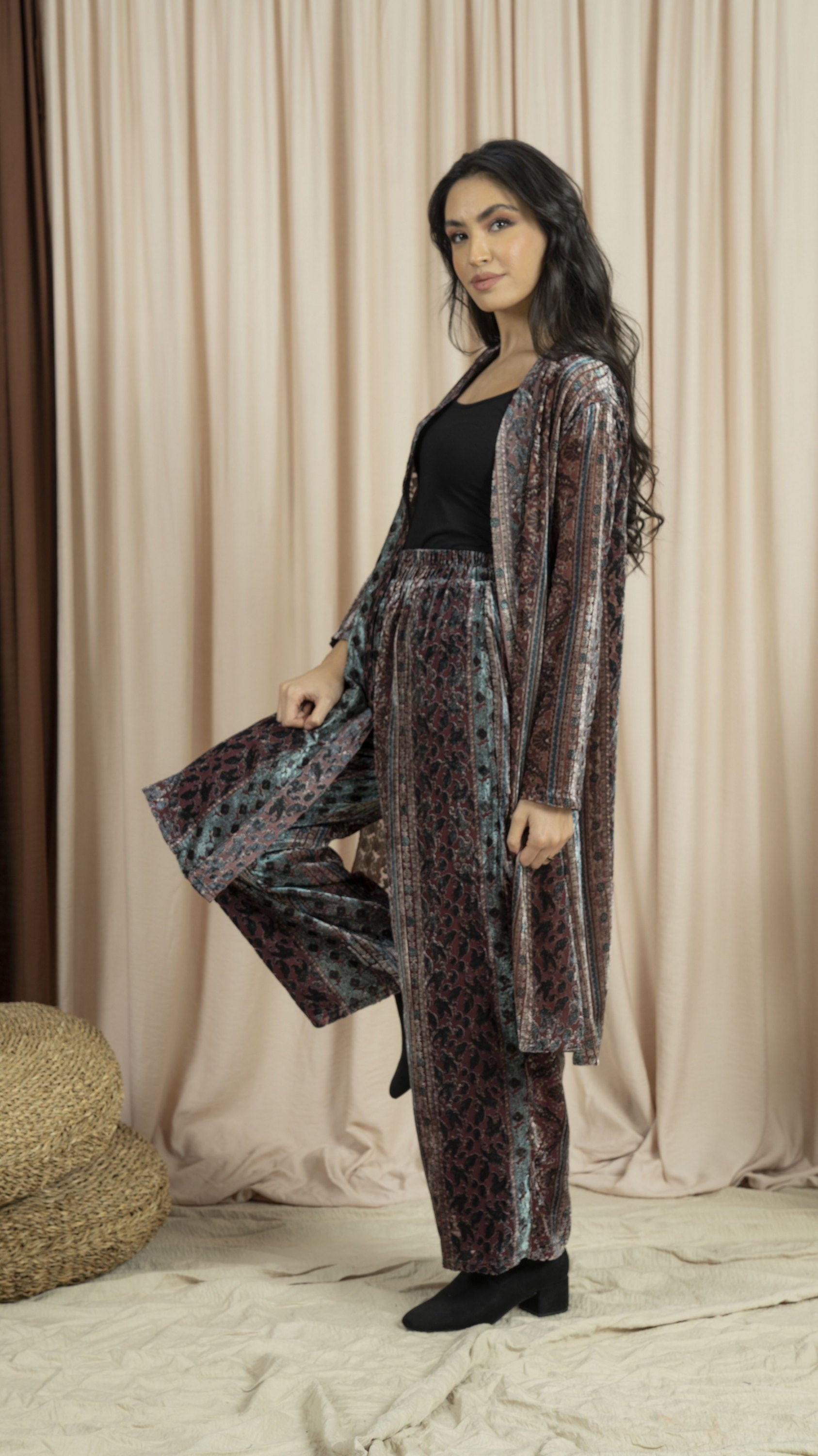 نتشي بنطلون منقوش واسع طويل نسائي