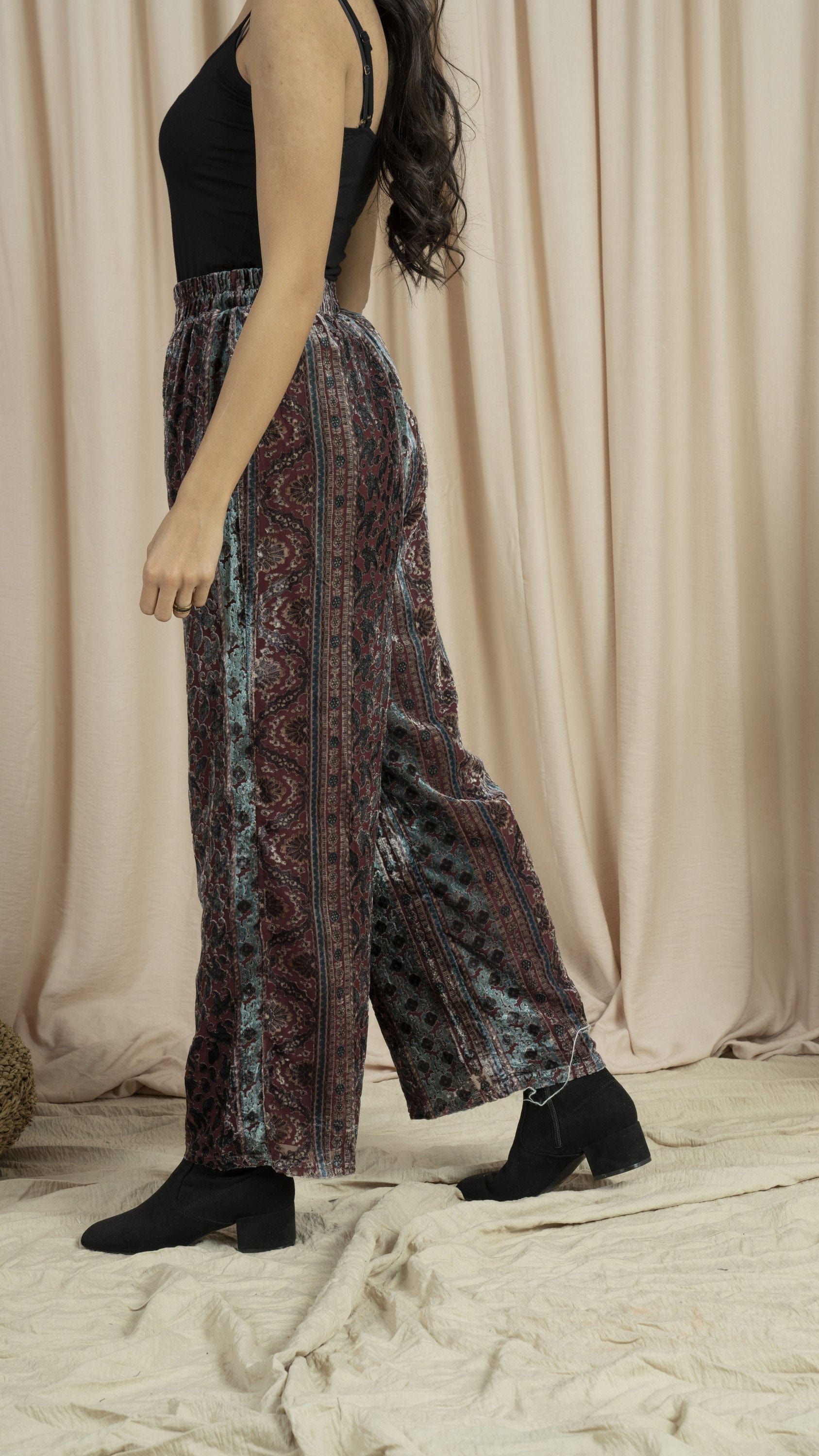 نتشي بنطلون منقوش واسع طويل نسائي