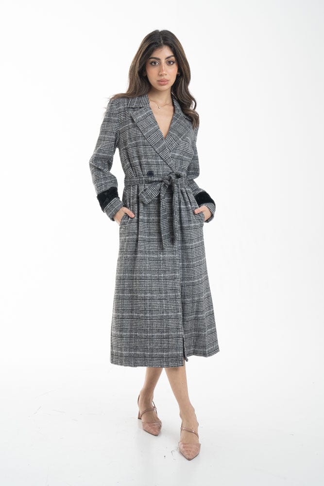 نتشي بالطو نسائي طويل رسمي مزين بفرو علي الكم أسود