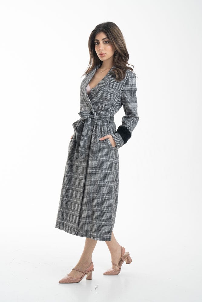 نتشي بالطو نسائي طويل رسمي مزين بفرو علي الكم أسود