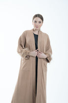 نتشي بالطو نسائي بأكمام طويلة مزين بفرو وجيوب أمامية