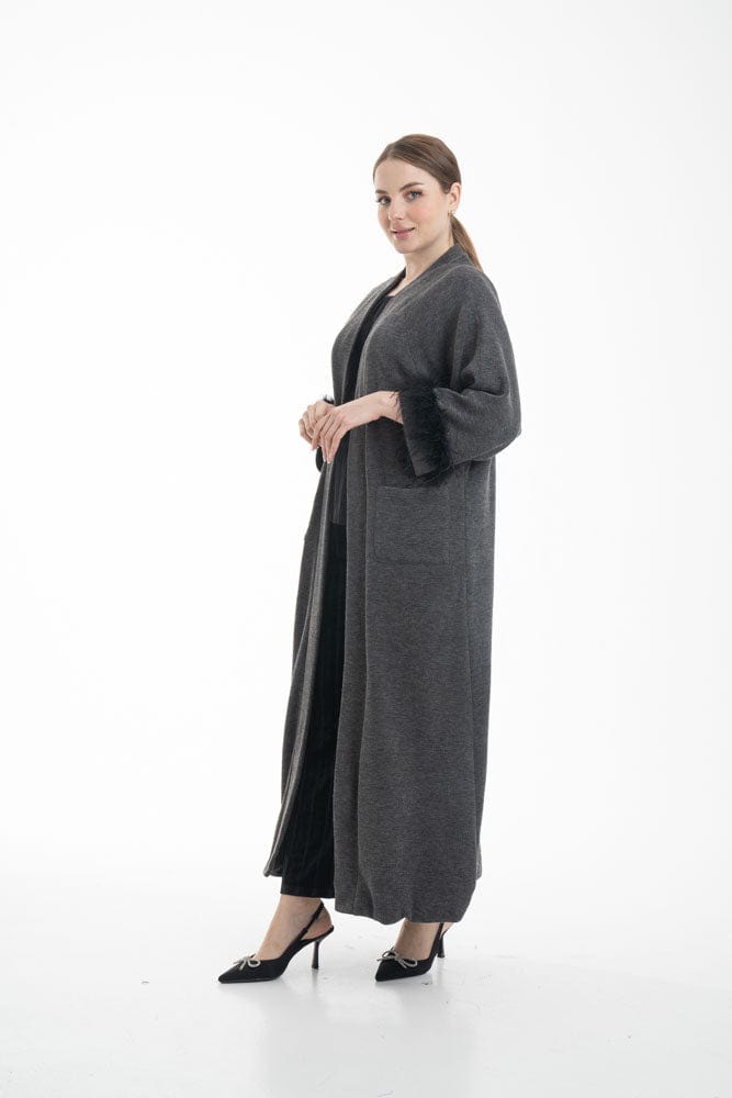 نتشي بالطو نسائي بأكمام طويلة مزين بفرو وجيوب أمامية