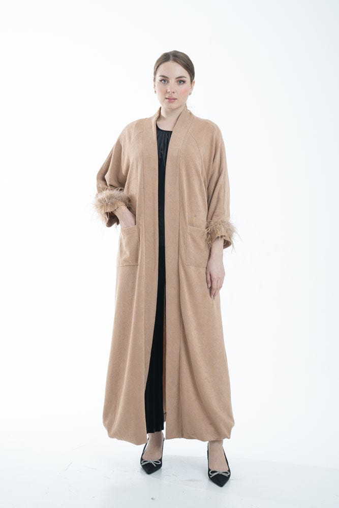 نتشي بالطو نسائي بأكمام طويلة مزين بفرو وجيوب أمامية