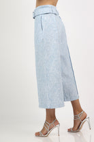 نتشي بنطلون قصير مطرز نسائي