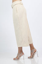 نتشي بنطلون قصير مطرز نسائي