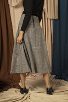 نتشي تنورة مربعات رسمية نسائية أوف وايت