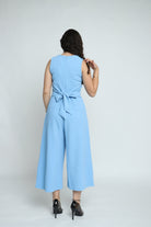 ميكا جمبسوت نسائي قصير وسيع من الأسفل