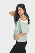 ميكا بلوزة مطبوعة كتف نازل نص كم نسائي