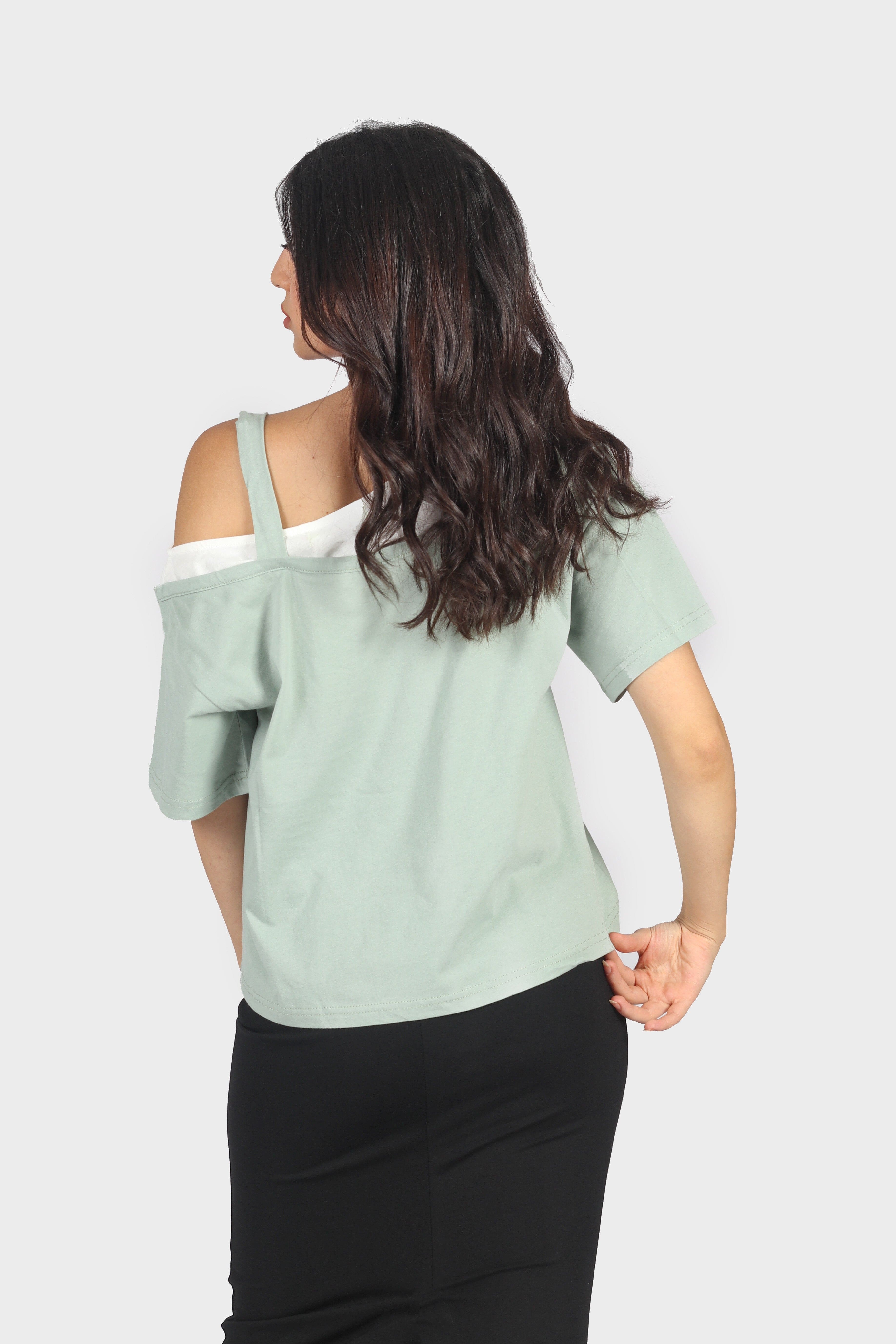 ميكا بلوزة مطبوعة كتف نازل نص كم نسائي