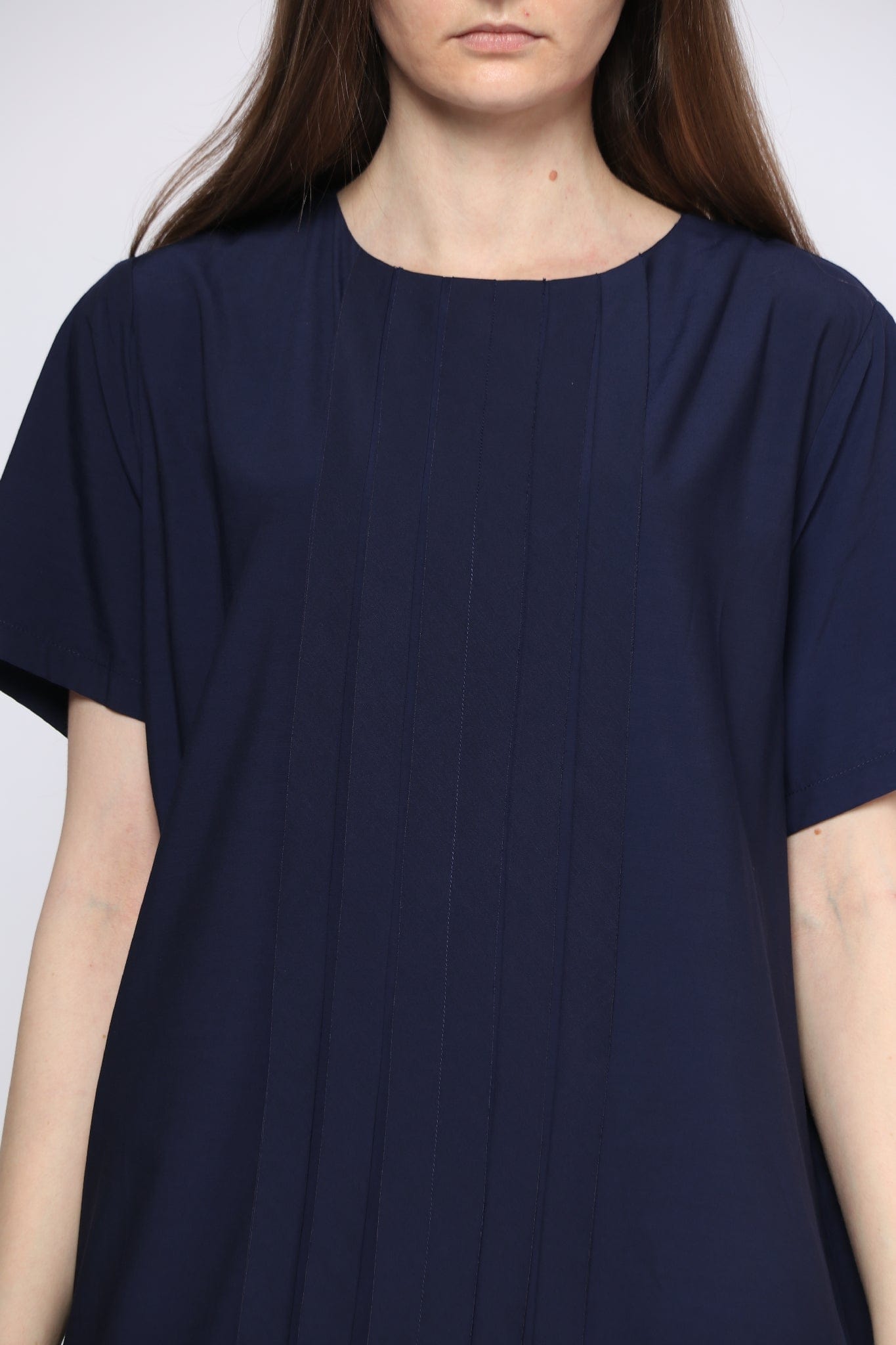 ميكا فستان ميدي واسع بكم قصير