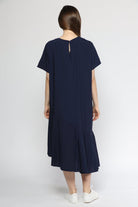 ميكا فستان ميدي واسع بكم قصير