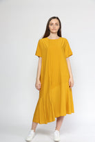 ميكا فستان ميدي واسع بكم قصير