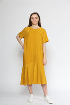 ميكا فستان ميدي واسع بكم قصير