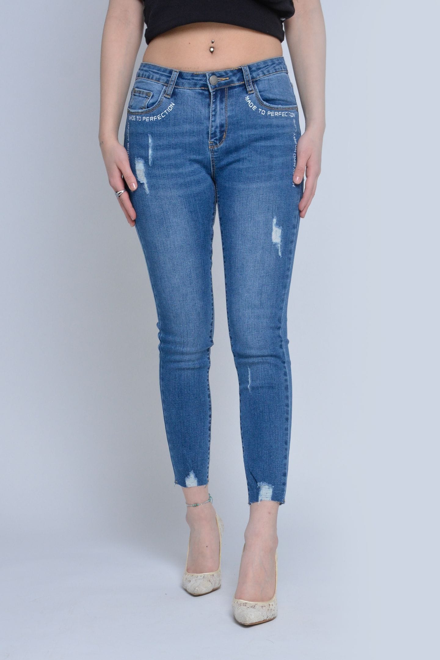 ميكا بنطلون جينز طويل مقطع ومطرز نسائي