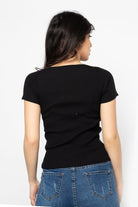 ميكا بلوزة بأكمام قصيرة مضلعة سادة