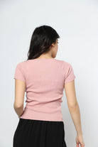 ميكا بلوزة بأكمام قصيرة مضلعة سادة