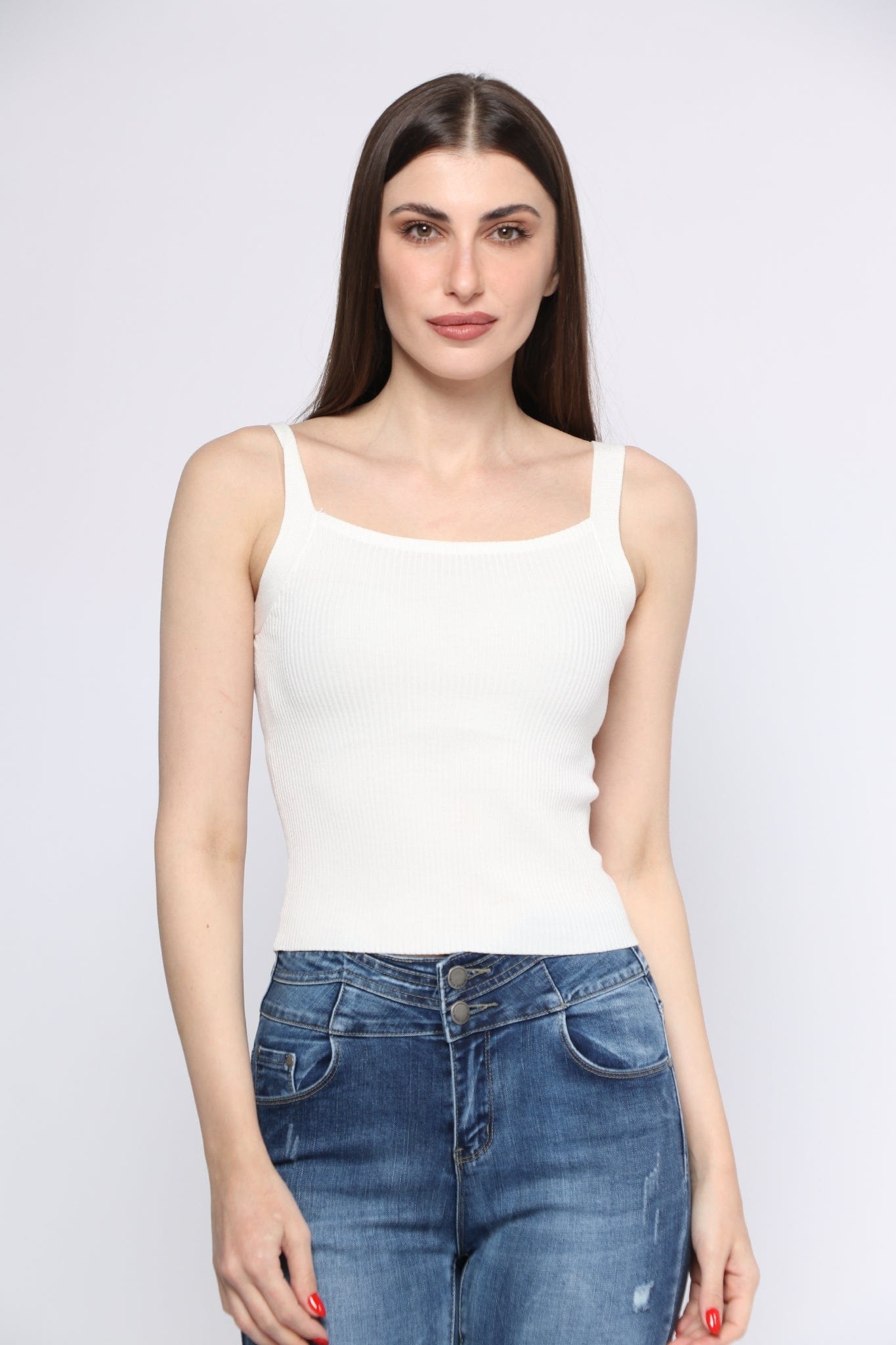 ميكا تانك توب سادة بفتحة صدر مربعة