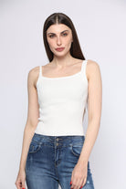 ميكا تانك توب سادة بفتحة صدر مربعة